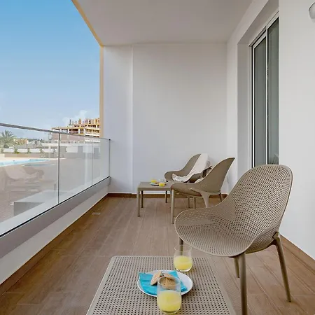 Adega Poolside Apartamento