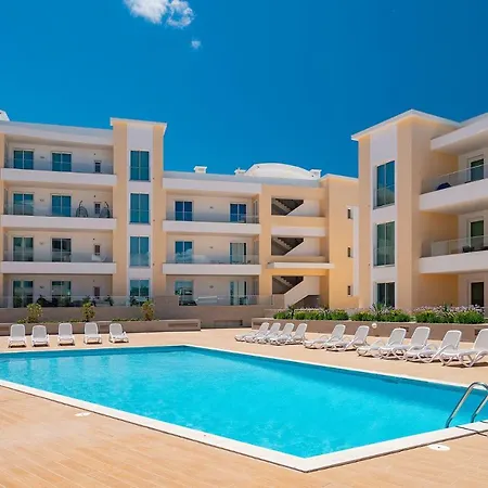 Adega Poolside *